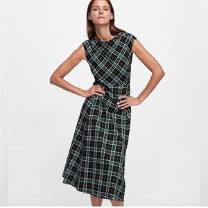 ZARA GREEN CHECKERED MIDI
FLOWING DRESS